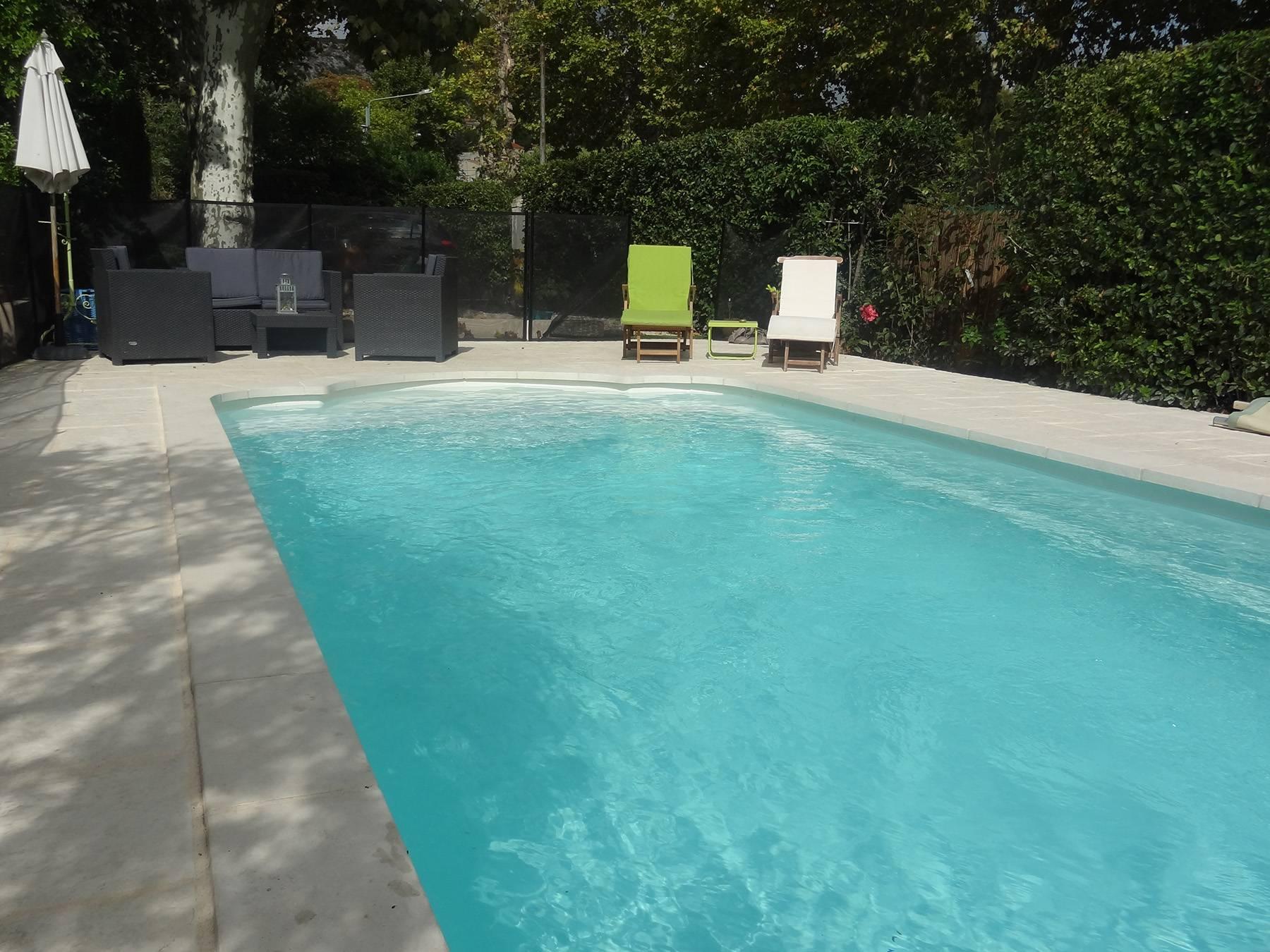 Déclic 850 Piscine à fond plat de 8,50 m x 3,40 m x 1,50 m