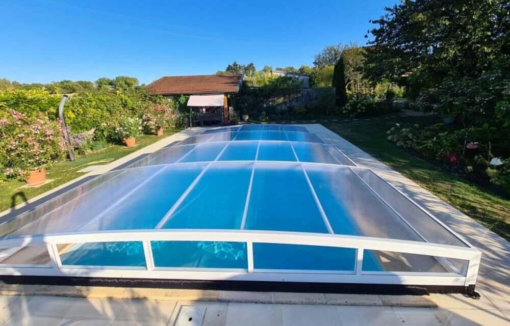 Monza Abri bas : design et fluidité, un must pour votre piscine